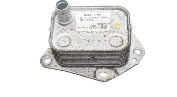 KIA Optima Engine oil radiator 264102A300 1407121200V2
