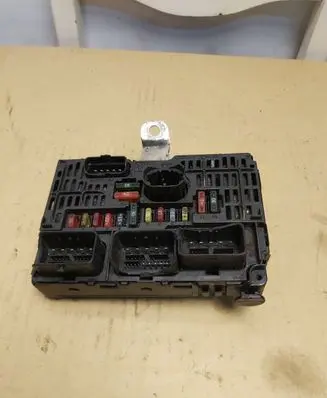 Peugeot 407 Fuse module 9656086080