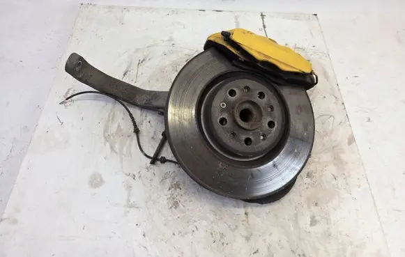 Maserati Ghibli Front wheel hub spindle knuckle 670004762