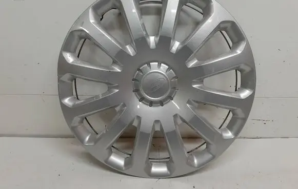 Ford Fiesta R15 wheel hub/cap/trim 8V211130JB