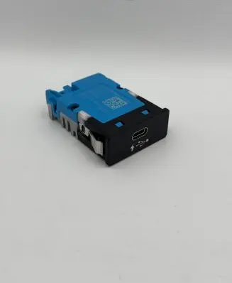 BMW 3 G20 G21 USB socket connector 8711939 529701