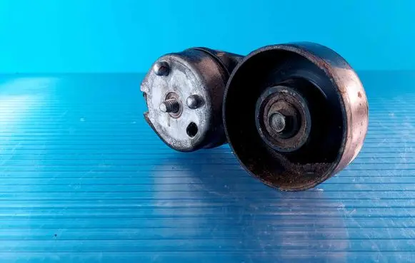 Jaguar XF Generator/alternator belt tensioner 4R8QBB