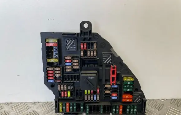 BMW 5 F10 F11 Fuse module 9264923