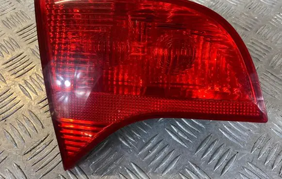 Audi A4 S4 B7 8E 8H Tailgate rear/tail lights 8E9945093 484501 ULO749001