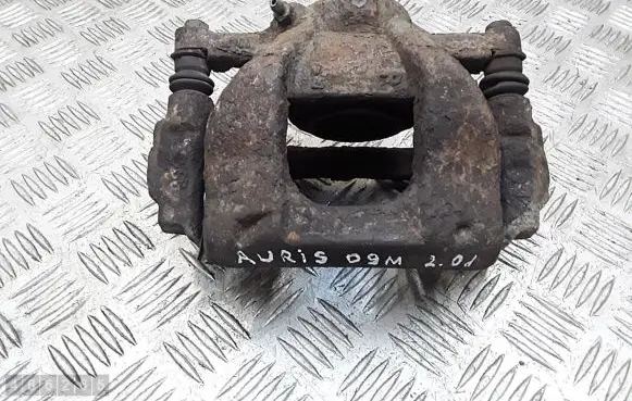 Toyota Auris 150 Front brake caliper