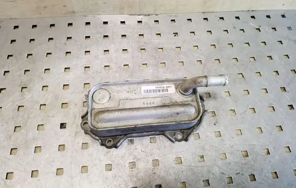 Toyota Avensis T270 Oil filter mounting bracket