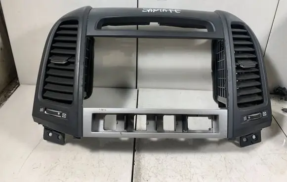 Hyundai Santa Fe Dash center air vent grill 974202B900