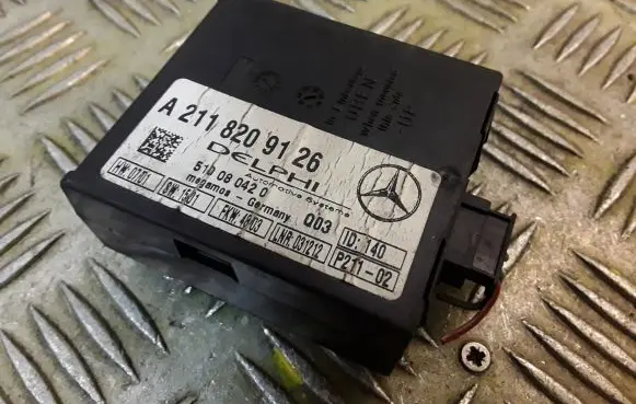 Mercedes-Benz E W211 Alarm control unit/module 2118209126 A2118209126