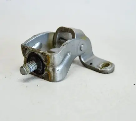 Skoda Octavia Mk2 (1Z) Tailgate/trunk/boot hinge 1Z5827301