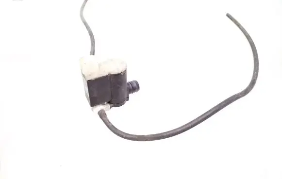 Hyundai Tucson JM Windscreen/windshield washer pump 985102C100