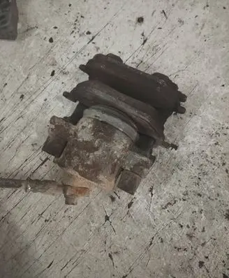 Volkswagen Golf IV Front brake caliper 2AA1