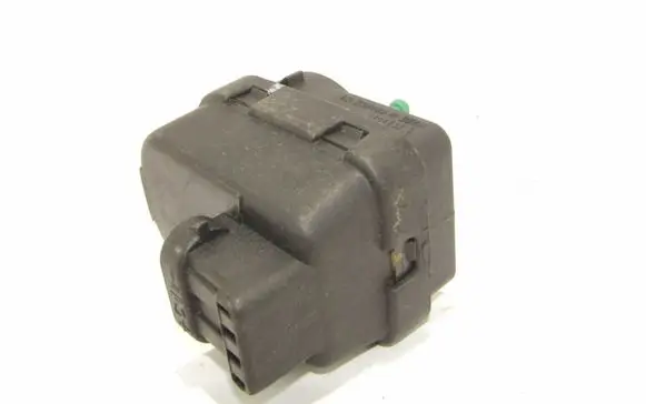 Headlight level adjustment motor