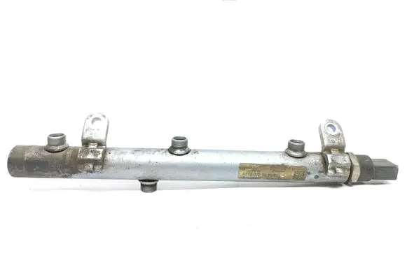 Mercedes-Benz R W251 Fuel main line pipe A6420700695 A642070069