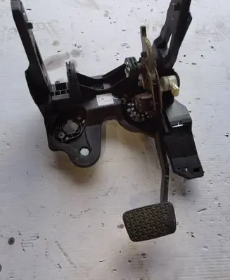 Opel Zafira C Pedal assembly 39032861 512723057 0000578