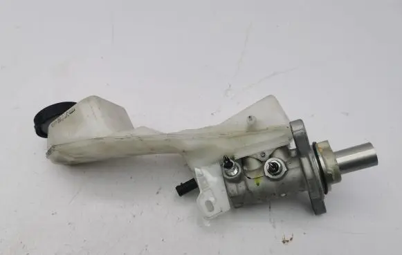 Nissan Qashqai Master brake cylinder 0204796652