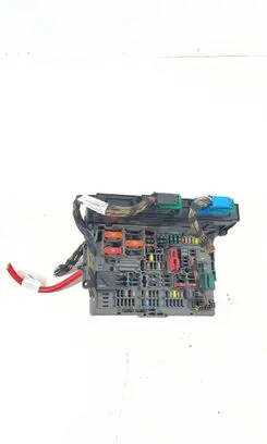 BMW 3 E90 E91 Fuse module 911944604 9247469