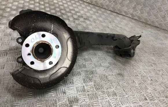 BMW 1 F40 Rear wheel hub 6799739