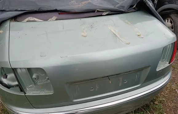Audi A8 S8 D3 4E Tailgate/trunk/boot lid
