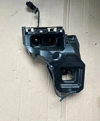 BMW 5 G60 Rear bumper mounting bracket 21754011 5A011C1