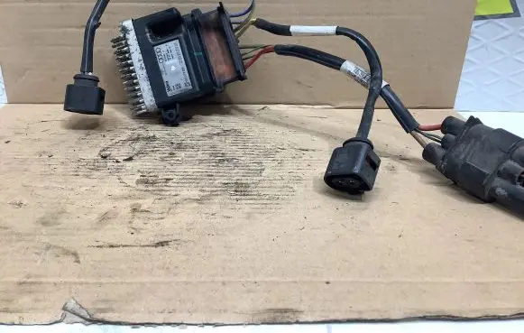 Coolant fan relay