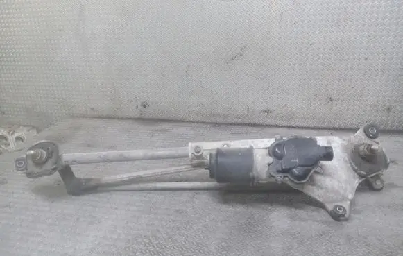 Subaru Forester SG Front wiper linkage and motor 39070AL