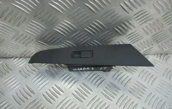 Mazda 3 I Quarter vent window switch 
