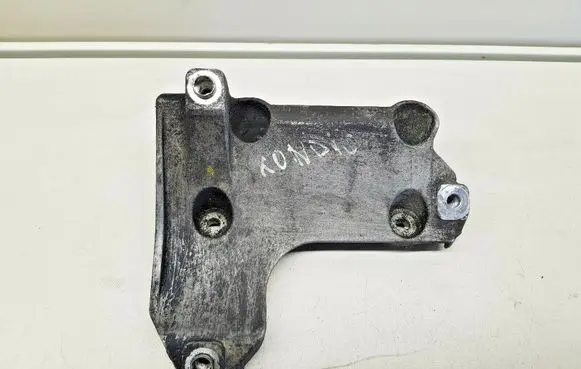 BMW 3 E90 E91 A/C compressor mount bracket 7505980