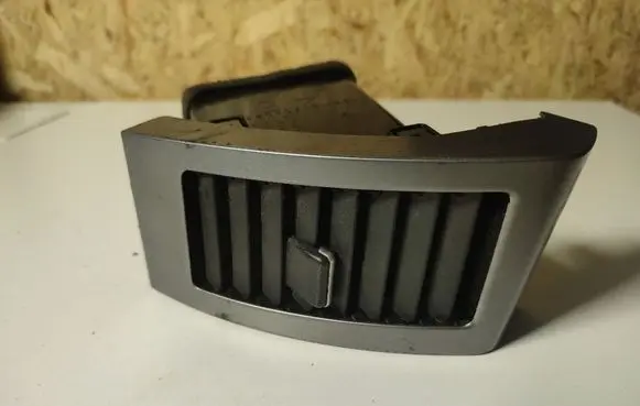 Peugeot 4007 Dash center air vent grill GN71114000