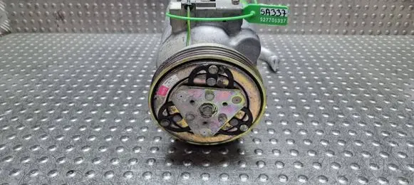 Volkswagen PASSAT B5 Air conditioning (A/C) compressor (pump) S27705337 8D0260805D