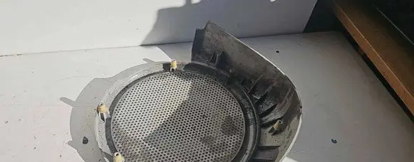 Side speaker trim/cover