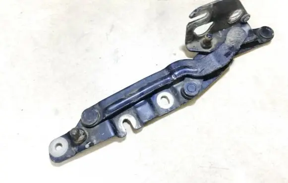 Audi A6 S6 C5 4B Tailgate/trunk/boot hinge 4b5827301