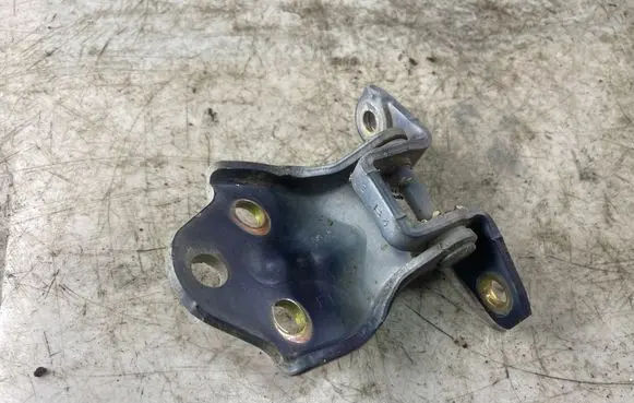 Mitsubishi Pajero Sport I Front door upper hinge