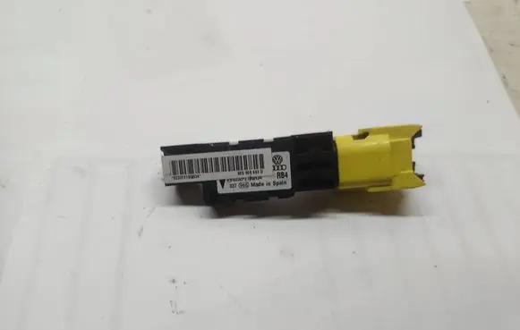 Volkswagen Phaeton Airbag deployment crash/impact sensor 8E0959643D