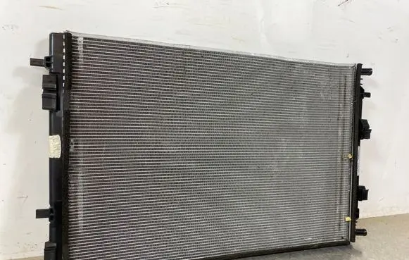 Nissan X-Trail T33 Coolant radiator