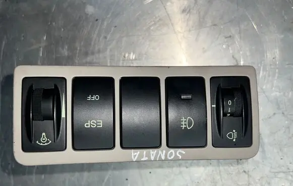 Hyundai Sonata ESP (stability program) switch 580019