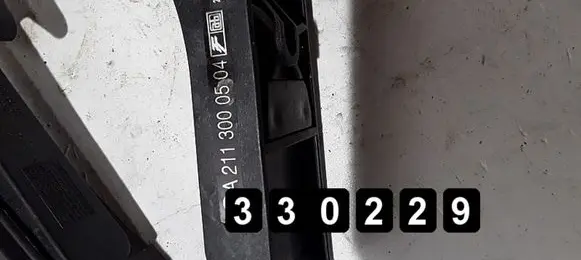 Mercedes-Benz E W211 Accelerator throttle pedal A2113000504