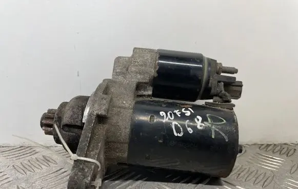 Volkswagen Golf V Starter motor 02Z911023E 0001121408