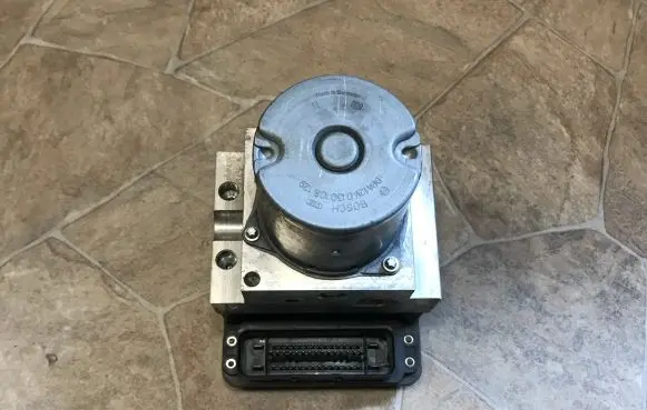 BMW 7 F01 F02 F03 F04 ABS Pump 6850104