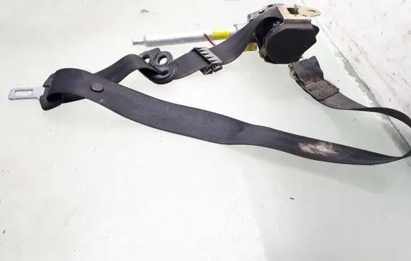 Audi A4 S4 B5 8D Front seatbelt 8D0857706