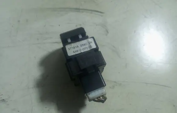 Toyota Corolla Verso AR10 Electric window control switch 848100F010 37181A256C