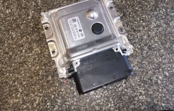 Hyundai Santa Fe Gearbox control unit/module 296102FFX5 0281035547