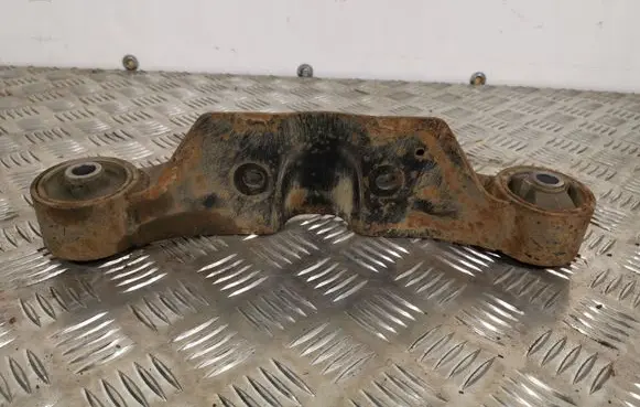 Subaru XV Rear differential mounting bracket 1YE