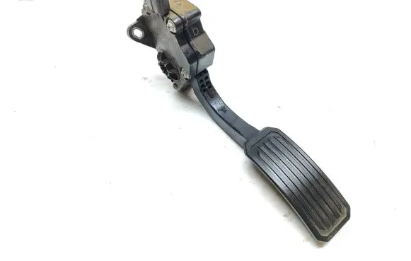 Toyota Land Cruiser (J200) Accelerator throttle pedal 7811060020 03M02E00108