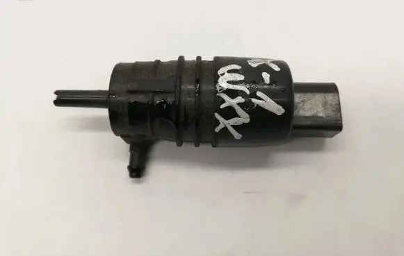 BMW X1 E84 Windscreen/windshield washer pump 7310147