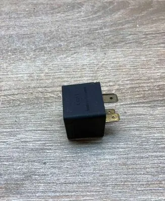 Opel Omega A Other relay 0332014451
