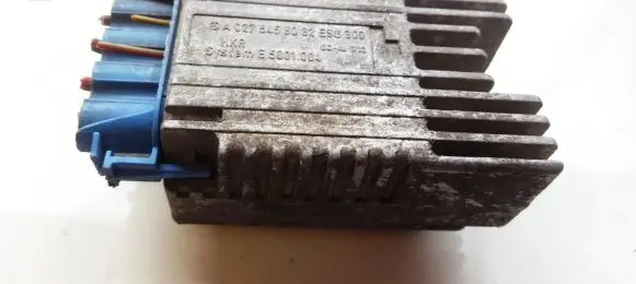 Mercedes-Benz E W210 Coolant fan relay A0275458032 E5001004