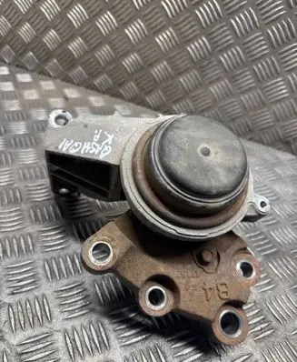 Nissan Qashqai Engine mount bracket 