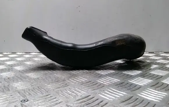 Toyota Avensis T250 Air intake duct part 177510R010