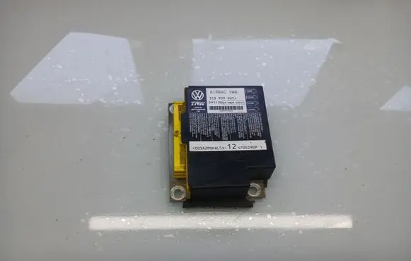 Volkswagen PASSAT B6 Airbag control unit/module 3C0909605J 391130