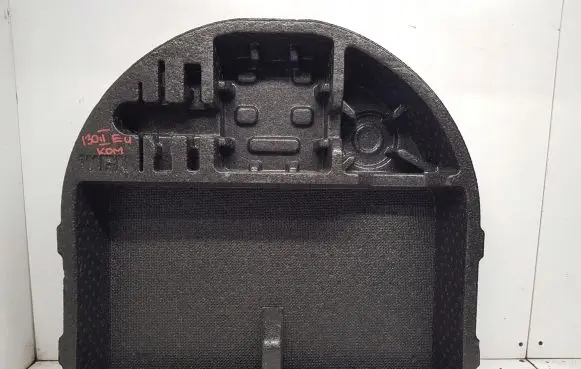 Hyundai i30 Spare wheel section trim 09149-A6950